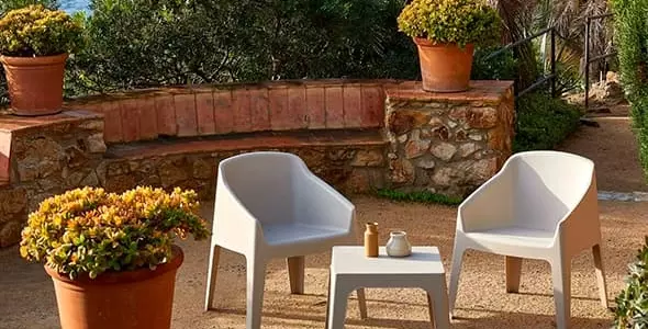 conjunto de mesa y sillas para jardín
